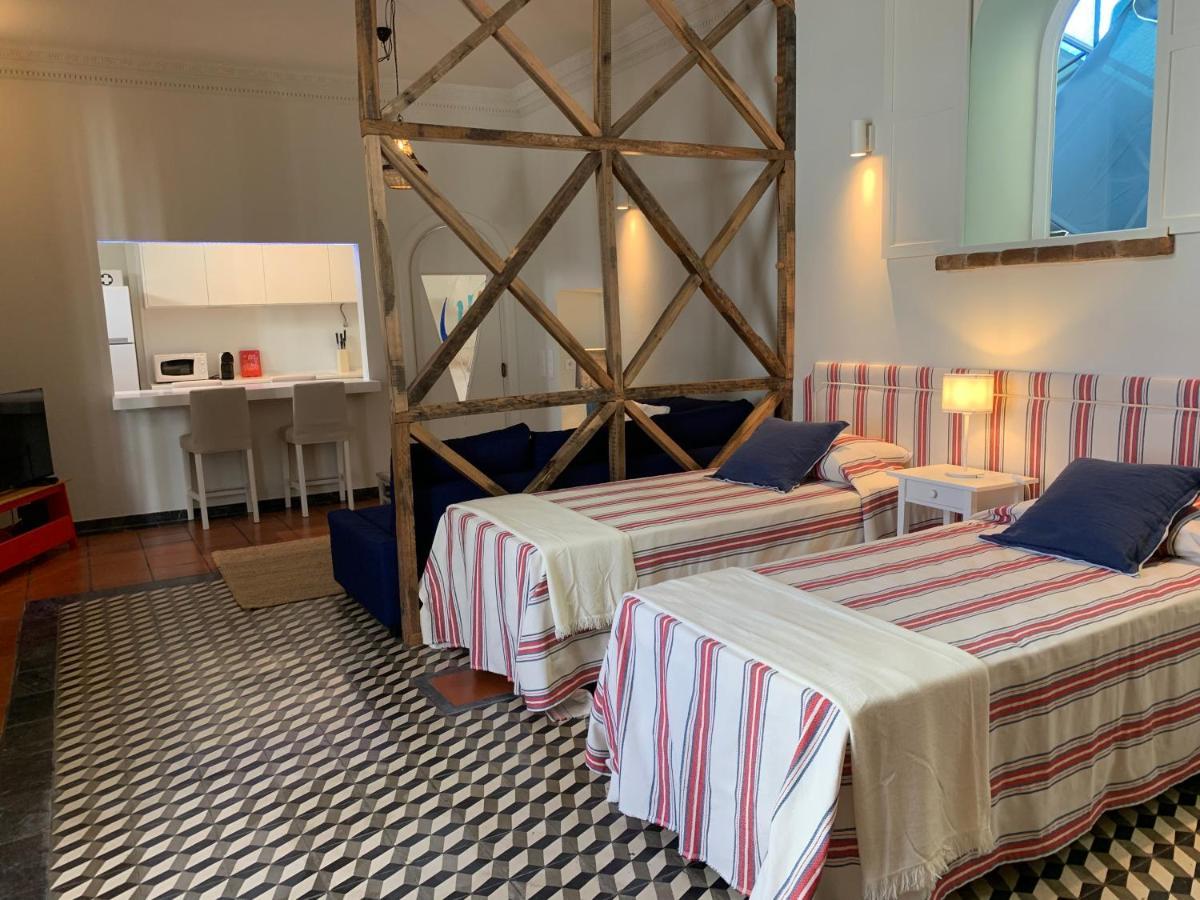 Imperio House Apartment ซังติอาโก โด กาเซ็ง ภายนอก รูปภาพ
